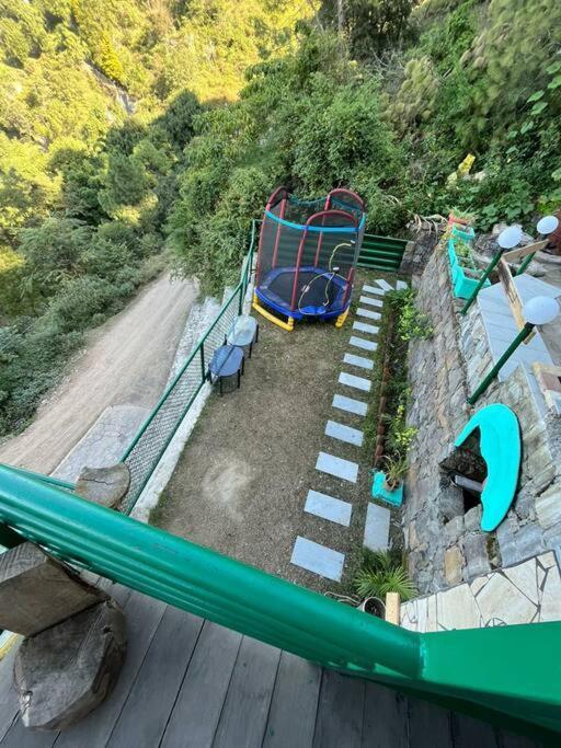 Kasauli Cascade A Cheerfull 4 Bedroom Challet מראה חיצוני תמונה