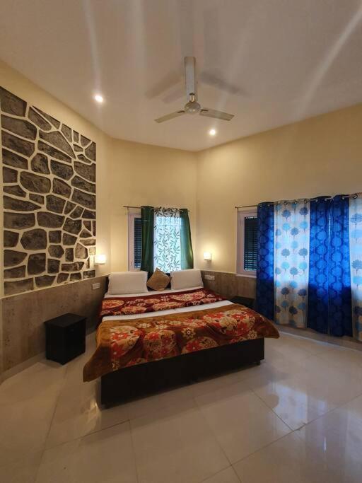 Kasauli Cascade A Cheerfull 4 Bedroom Challet מראה חיצוני תמונה