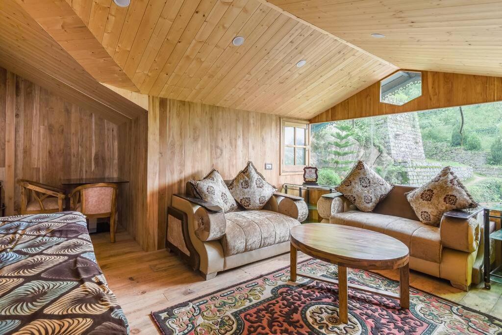 Kasauli Cascade A Cheerfull 4 Bedroom Challet מראה חיצוני תמונה