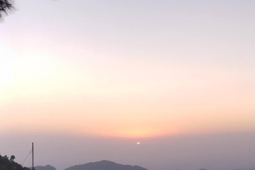 Kasauli Cascade A Cheerfull 4 Bedroom Challet מראה חיצוני תמונה