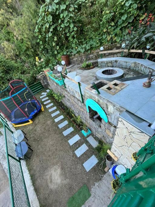 Kasauli Cascade A Cheerfull 4 Bedroom Challet מראה חיצוני תמונה