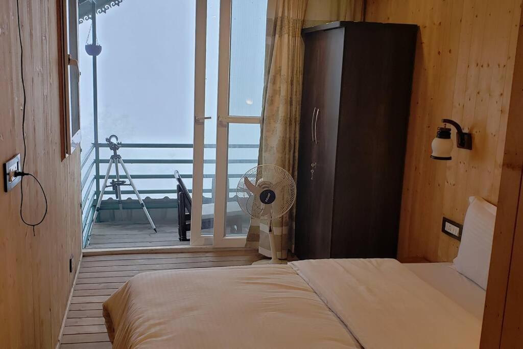 Kasauli Cascade A Cheerfull 4 Bedroom Challet מראה חיצוני תמונה