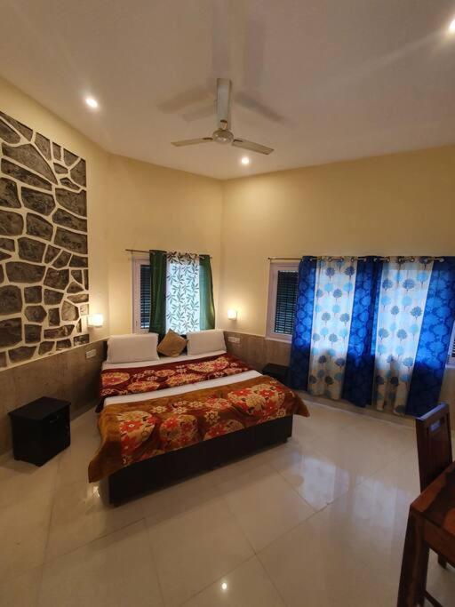 Kasauli Cascade A Cheerfull 4 Bedroom Challet מראה חיצוני תמונה