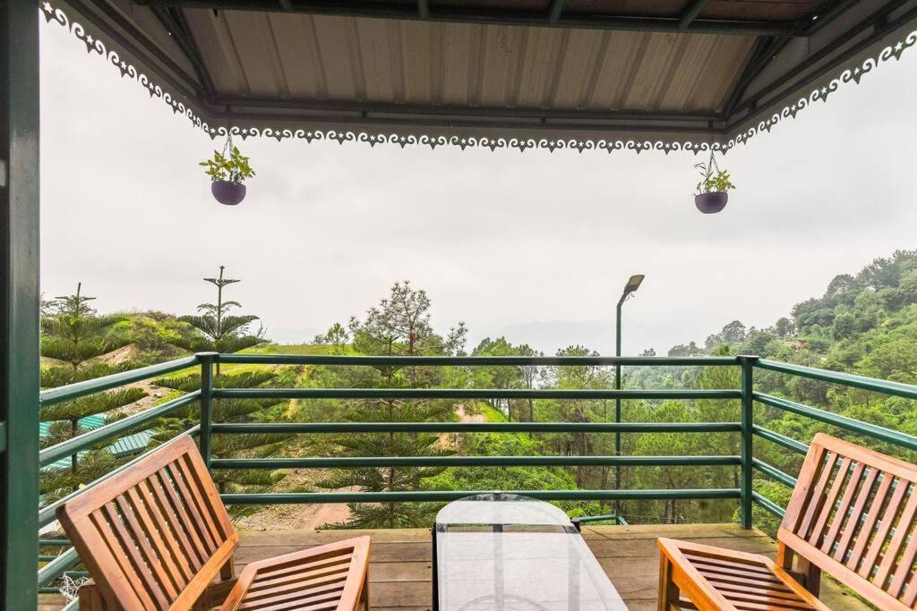 Kasauli Cascade A Cheerfull 4 Bedroom Challet מראה חיצוני תמונה