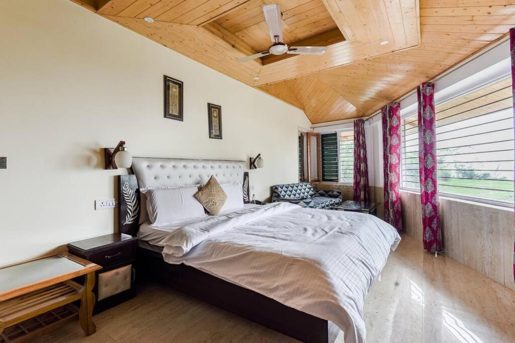 Kasauli Cascade A Cheerfull 4 Bedroom Challet מראה חיצוני תמונה